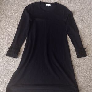 Ruffle-wristed long sleeve fall/winter heavy material black dress